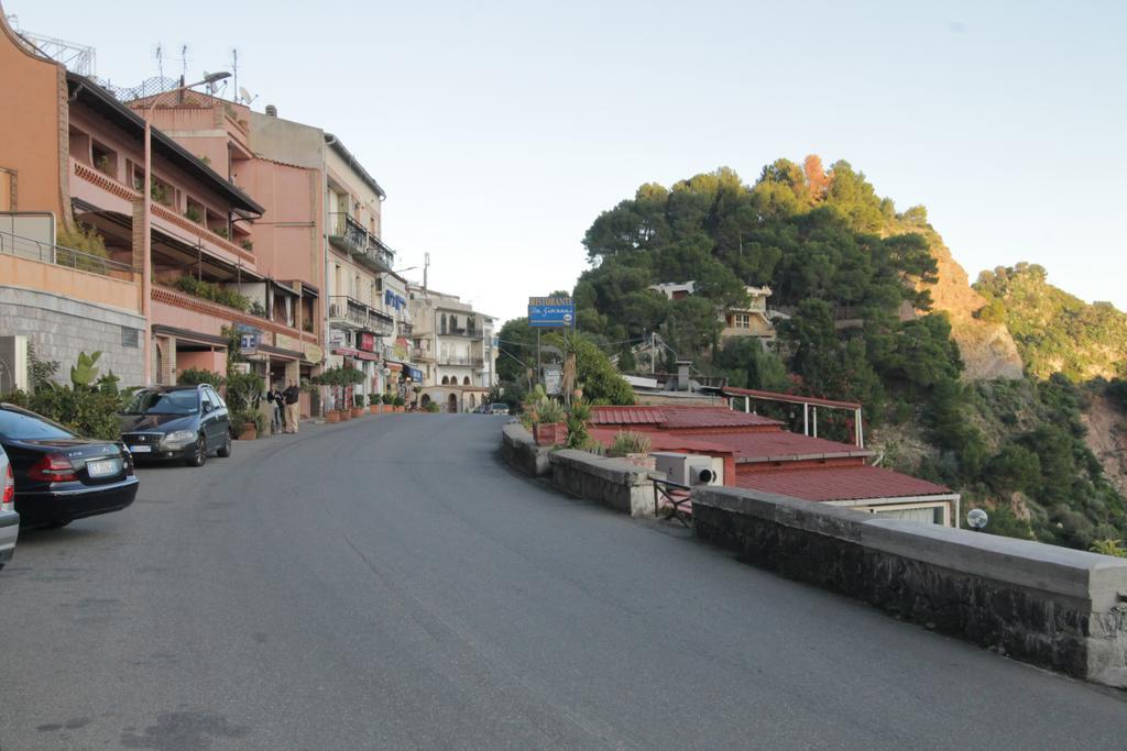 Taormina Isola Bella Apartment - Taormina Holidays エクステリア 写真