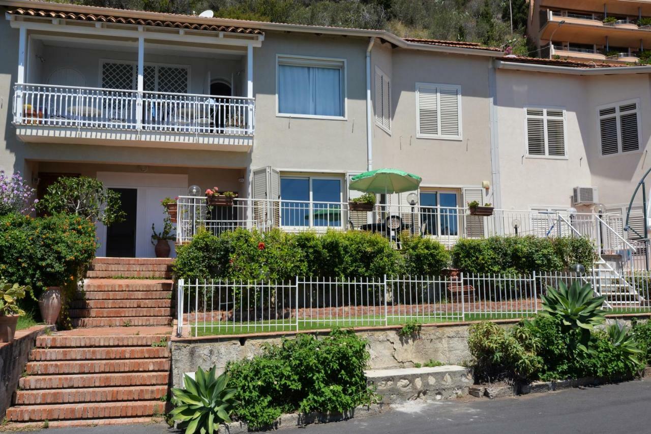 Taormina Isola Bella Apartment - Taormina Holidays エクステリア 写真